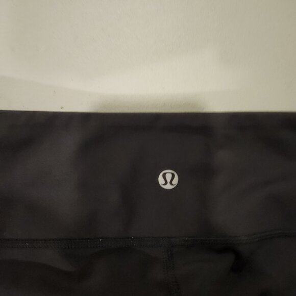 Black Lululemon Capris Size 8 - Picture 7 of 7
